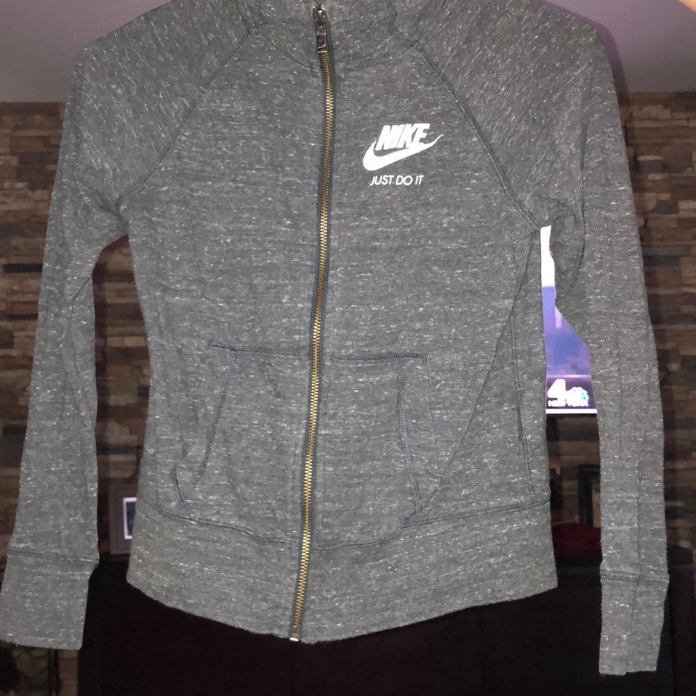 nike sweatshirt